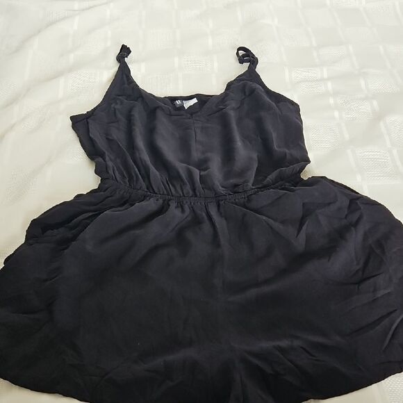 H&M Divided Black Sleeveless Romper - Picture 14 of 16